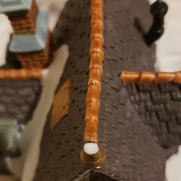 (MD) Lemax "Caddington Village" Collection - Picture 11 of 13